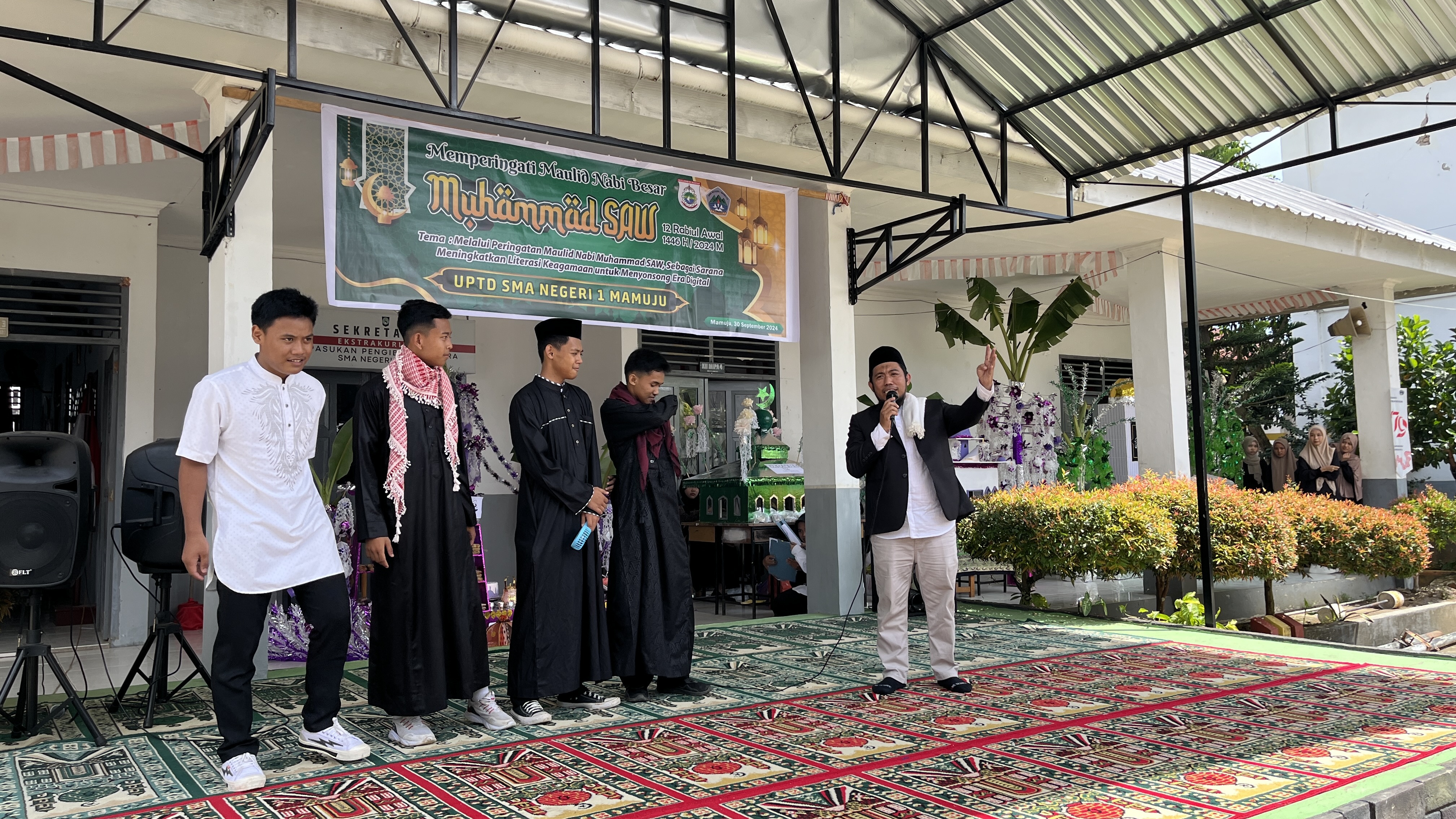 Meningkatkan Literasi Keagamaan di Era Digital Melaui Peringatan Maulid Meningkatkan Literasi Keagamaan di Era Digital Melaui Peringatan Maulid